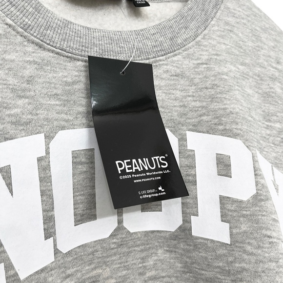 NWT Peanuts Snoopy Puffer Jacket Graphic Sweatshirt Women's Large - Picture 6 of 9